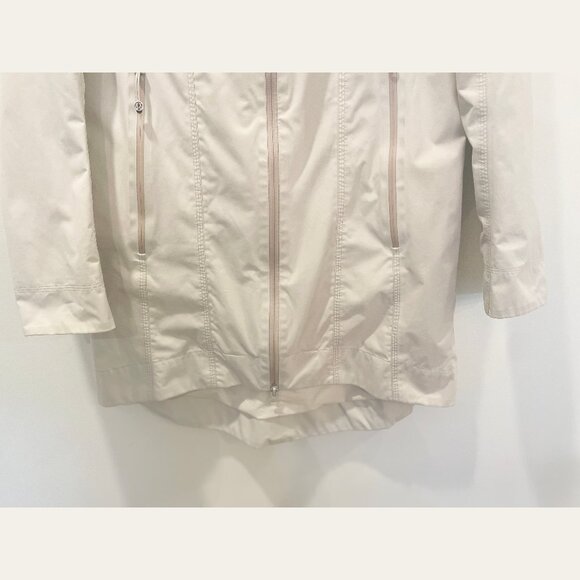 Lululemon Women Rain Coat in Off-White < US8 > - Picture 5 of 8